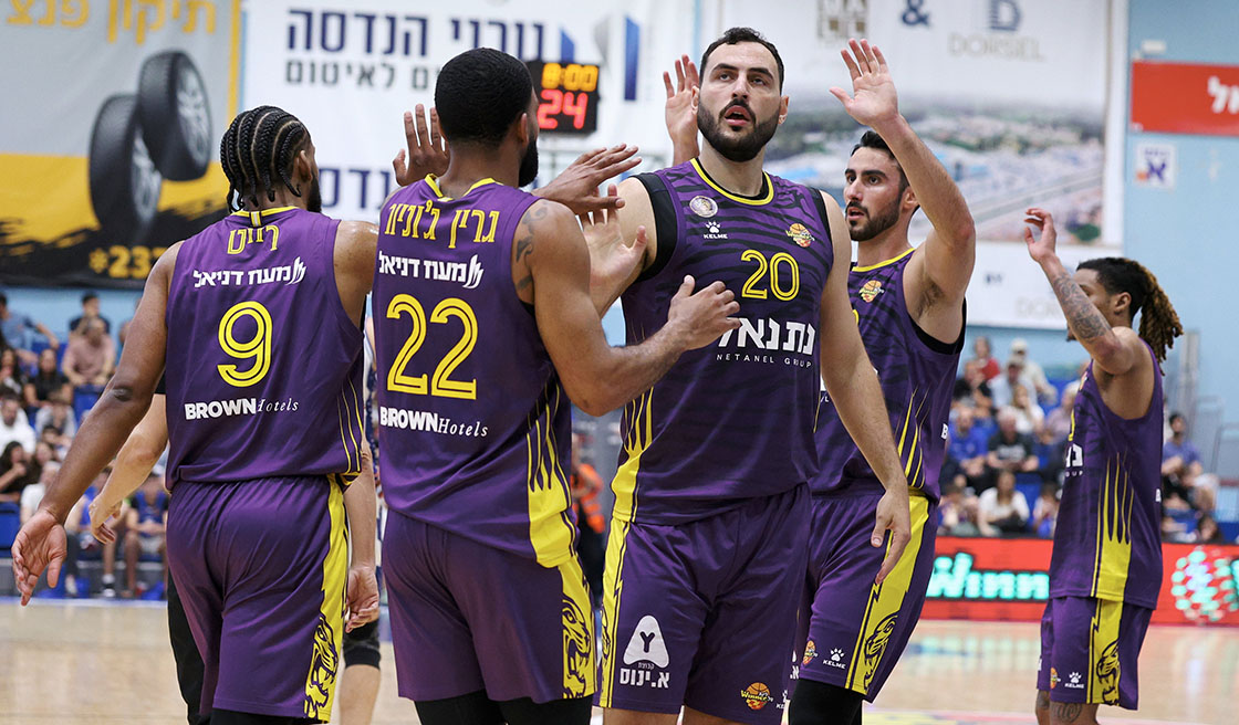 הסגולים עלו ל-0:1 עם ניצחון באולם היובל
